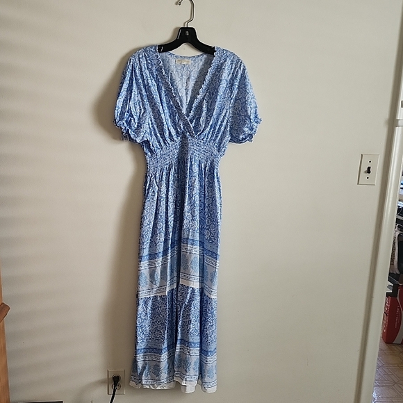 Seven Islands Dresses & Skirts - Seven Islands Deep V Neck Floral Blue Patterned Maxi Dress Puff Sleeve Ruffles
